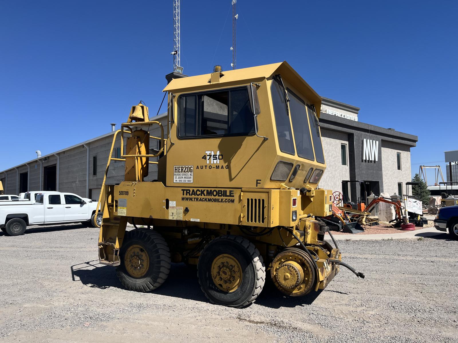 ./imagenes/INVOICE/2019/17663/TRACKMOBILE 4750TM (1).JPG